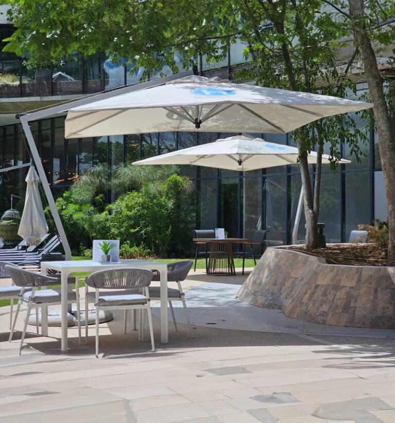 Restaurants & Cafés outdoor shade application
